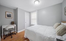 4Br1Bth South Boston Apt Perfect For Commutes